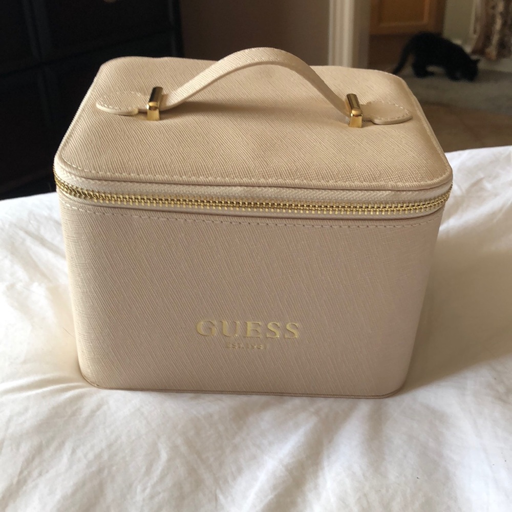 Brand new sunglasses or jewelry box